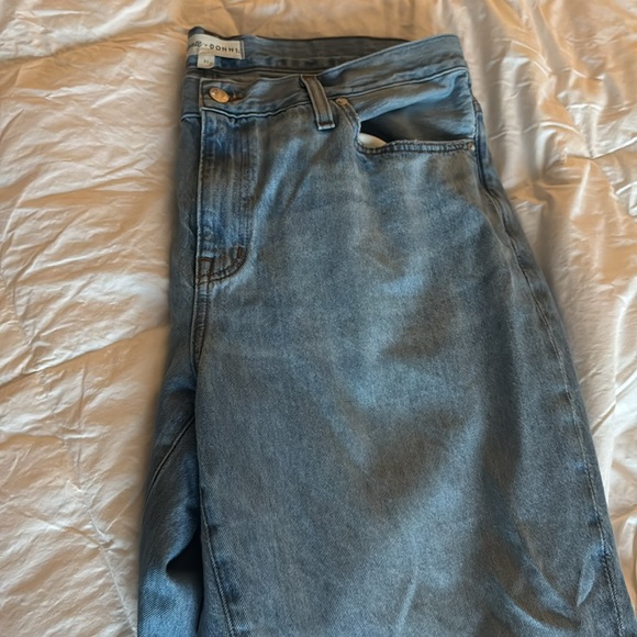 Madewell x Donni. Jeans like wash. Barely worn. Great condition. - Picture 4 of 5